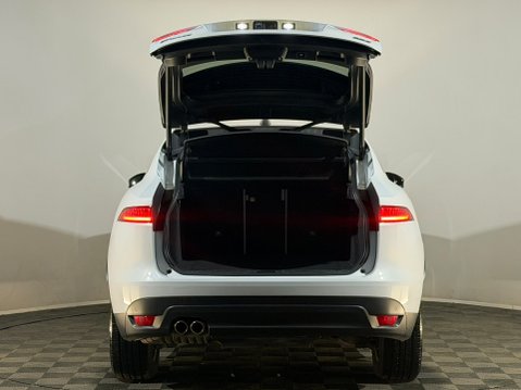 Jaguar F-Pace PORTFOLIO AWD 8