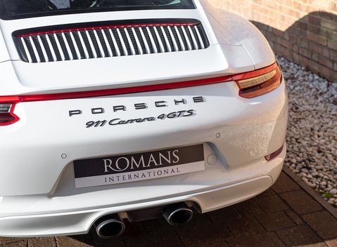 Porsche 911 (991.2) Carrera 4 GTS 'British Legends E 28