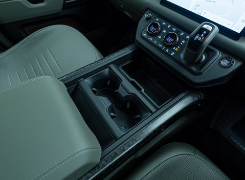 Land Rover Defender 110 OCTA EDITION ONE 26