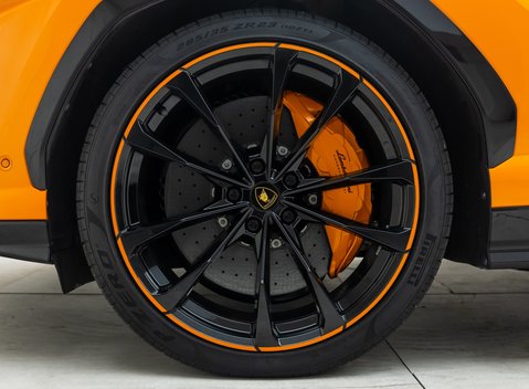 Lamborghini Urus Pearl Capsule 30