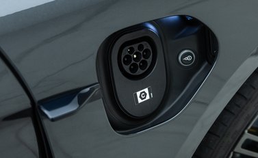 Porsche Taycan Turbo S Sport Turismo 38