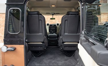 Land Rover Defender 90 Autobiography Edition 28