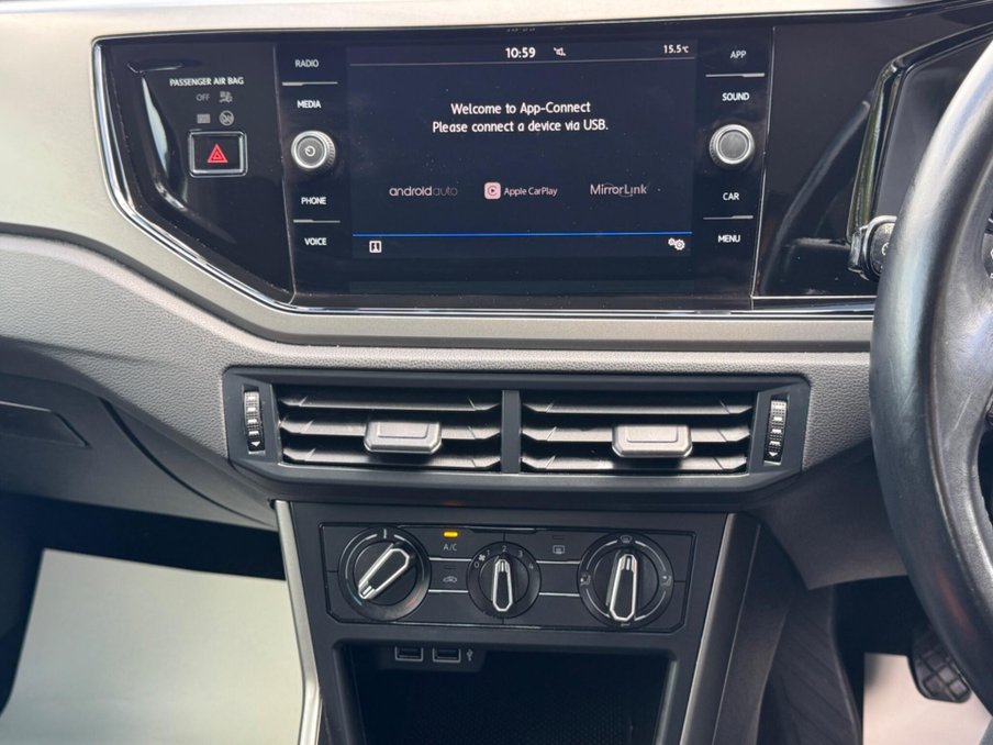 2019 Volkswagen Polo — image 12