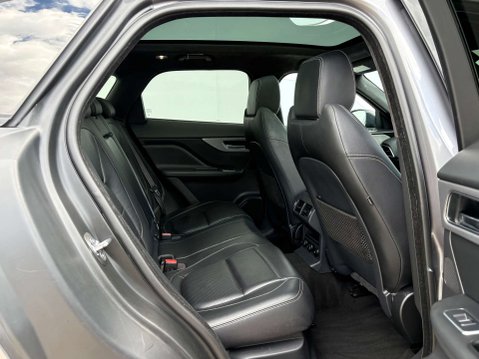 Jaguar F-Pace 2.0 F-PACE Chequered Flag AWD D Auto 4WD 5dr 16