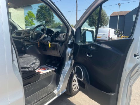 Vauxhall Vivaro 1.6 Vivaro 2700 Sportive CDTi 18