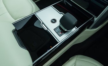 Land Rover Range Rover D350 AUTOBIOGRAPHY LWB 26