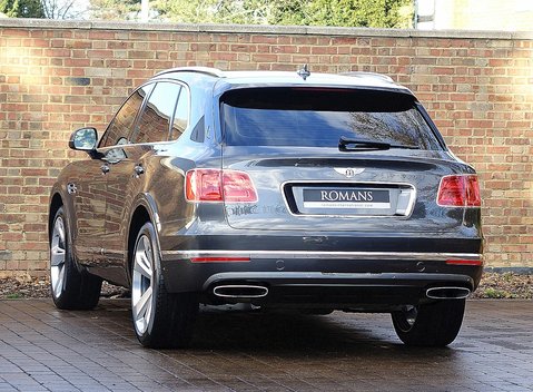 Bentley Bentayga 12