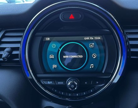 Mini Hatch 1.5 Cooper Sport Auto 3dr 27