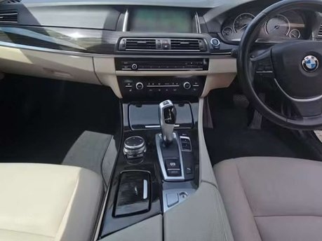 BMW 5 Series 3.0 530d Luxury Saloon 4dr Diesel Auto Euro 6 (s/s) (258 ps) 7