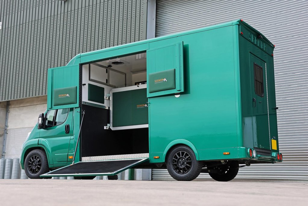 Citroen Relay Brand new 4.5 ton horse box pre reg delivery miles ready to go  2