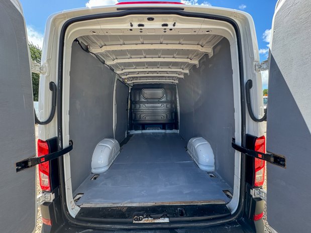 Volkswagen Crafter MWB L2H2 [SOLD CR] High Roof Startline Cr30 Air Con Sensors Euro 6 9