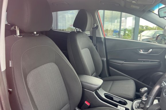 Hyundai KONA T-GDI PREMIUM MHEV 17