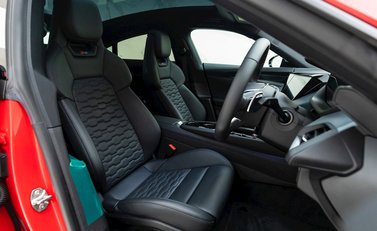 Audi RS E-Tron GT 10