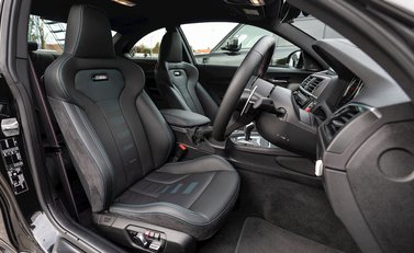 BMW M2 Competition 12