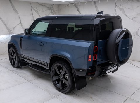 Land Rover Defender 90 D300 X-DYNAMIC HSE 12