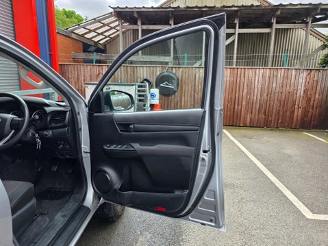 Toyota Hilux ACTIVE 4WD D-4D DCB 18