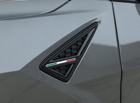 Lamborghini Urus S 28