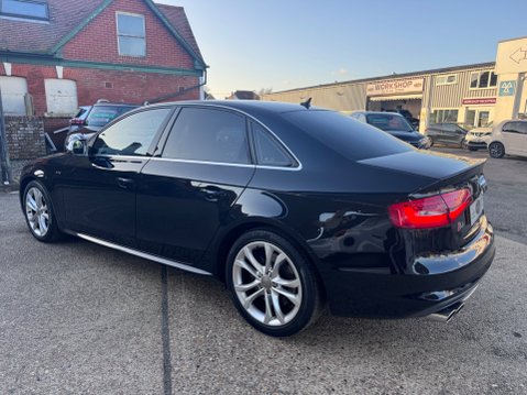 Audi A4 S4 QUATTRO 7