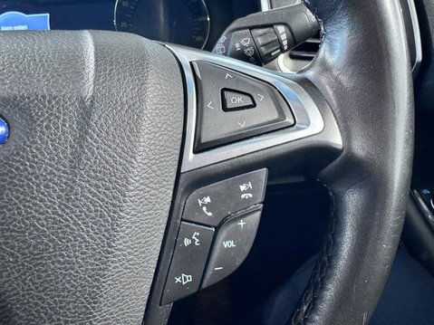 Ford Edge 2.0 TDCi Titanium AWD Euro 6 (s/s) 5dr 27