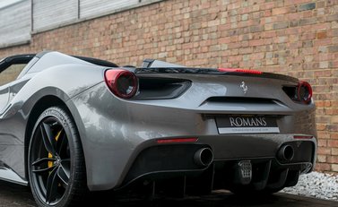 Ferrari 488 Spider 26