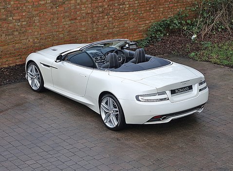 Aston Martin DB9 Volante 12