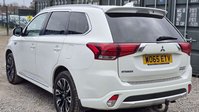 Mitsubishi Outlander 2.0h 12kWh GX5h SUV 5dr Petrol Plug-in Hybrid CVT 4WD Euro 6 (s/s) (200 ps) 4