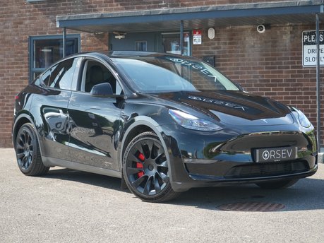 Tesla Model Y LONG RANGE AWD Enhanced Autopilot Navigate on Autosteer Autopark 20"Alloys 