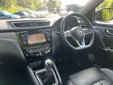 Nissan Qashqai 1.3 Qashqai N-Motion DiG-T 5dr 16