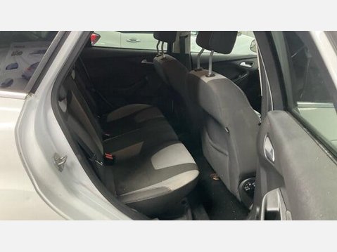 Ford Focus 1.0T EcoBoost Zetec Euro 5 (s/s) 5dr 5