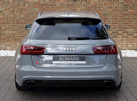 Audi RS6 Avant Performance 10