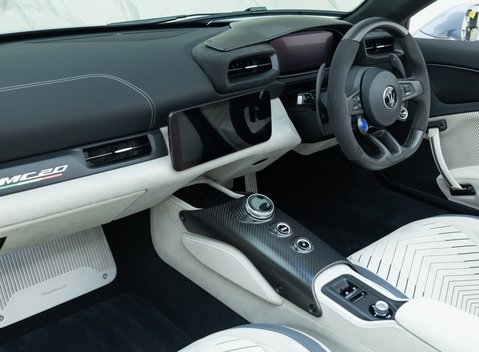 Maserati MC20 Cielo 25