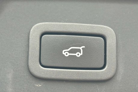 Land Rover Range Rover Velar 2.0 D240 R-Dynamic S SUV 5dr Diesel Auto 4WD Euro 6 (s/s) (240 ps) 67