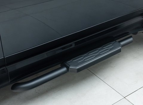 Land Rover Defender 90 V8 P525 URBAN 34