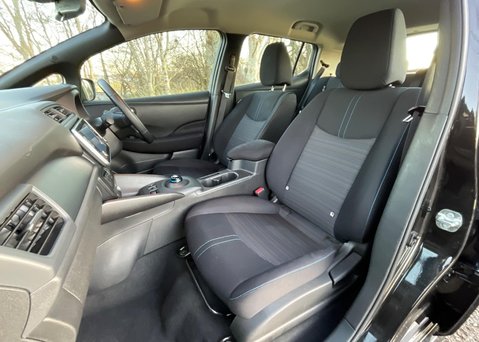 Nissan LEAF E (110kw) Acenta (40kWh) 5 Dr Hatchback 18