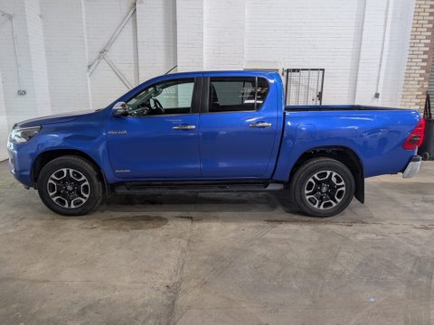 Toyota Hilux INVINCIBLE 4WD D-4D DCB 7