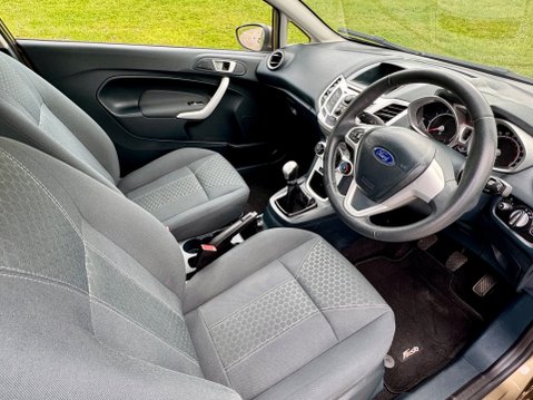 Ford Fiesta ZETEC 14