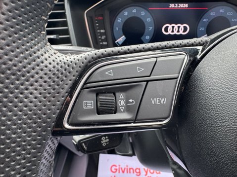 Audi A1 S LINE 35 TFSI S-A 19