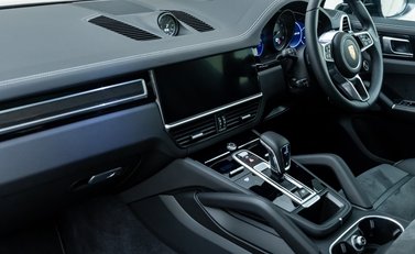 Porsche Cayenne GTS 17