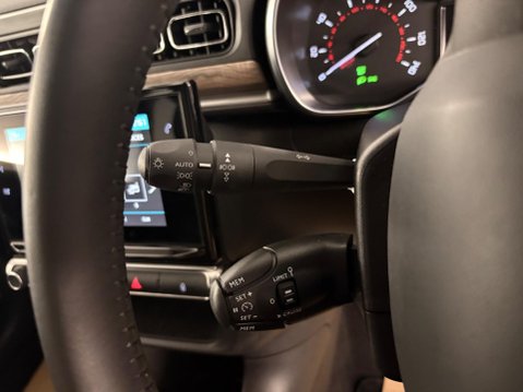 Citroen C3 1.2 PureTech Flair Plus Euro 6 (s/s) 5dr 24
