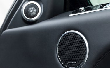 Land Rover Range Rover Sport 5.0 SVR Carbon Edition 23