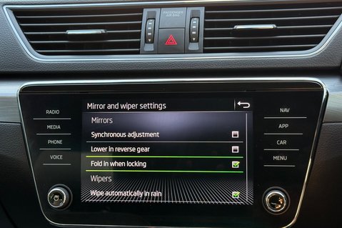 Skoda Superb SE L TSI DSG - FULL SKODA SERVICE HISTORY 48