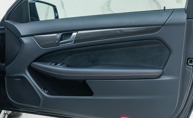 Mercedes-Benz C63 AMG Black Series 24