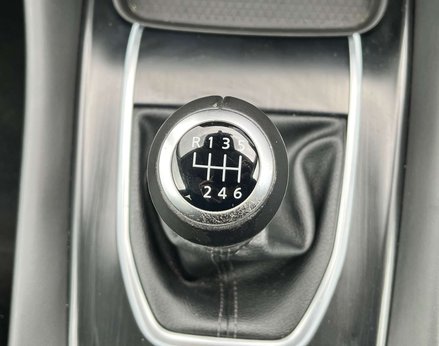 Nissan Qashqai 1.3 Qashqai N-Connecta DiG-T MHEV 5dr 51