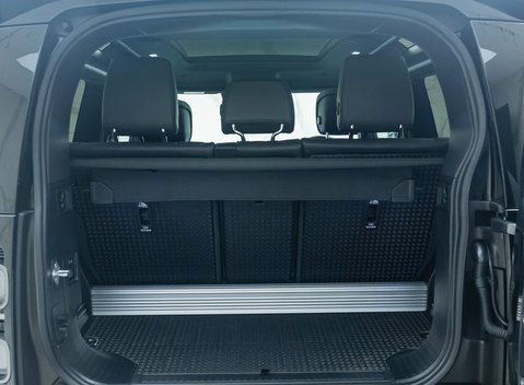 Land Rover Defender 90 V8 P525 URBAN 42