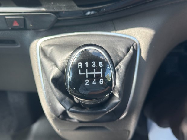 Ford Transit Custom SWB L1H1 Low Roof Limited 300 Air Con Cruise Sensors EURO 6 35