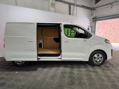 Vauxhall Vivaro 1.5 Vivaro F2700 Sportive S/S 10