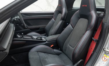 Porsche 911 Targa 4 GTS (992) 22