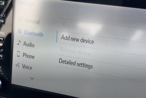 Toyota Hilux Invincible 4WD D-4D Double Cab Pickup 17