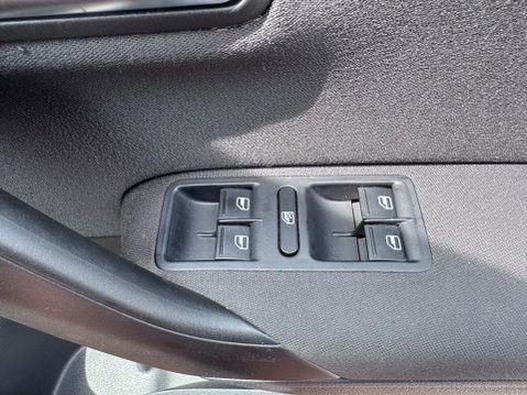 Volkswagen Polo SEL TSI 17
