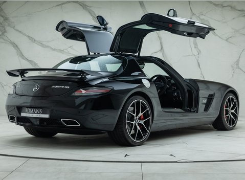 Mercedes-Benz SLS AMG GT FINAL EDITION 8